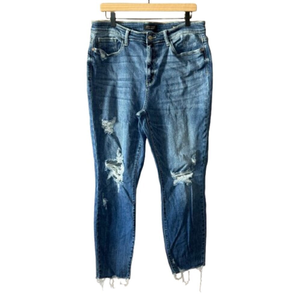 Women's 13/31 Judy Blue High Rise Relaxed Fit Jeans Distressed Raw Hem